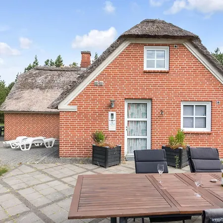 Hunno - 3km From The Sea By Interhome