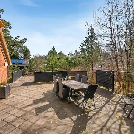 Hunno - 3km From The Sea By Interhome