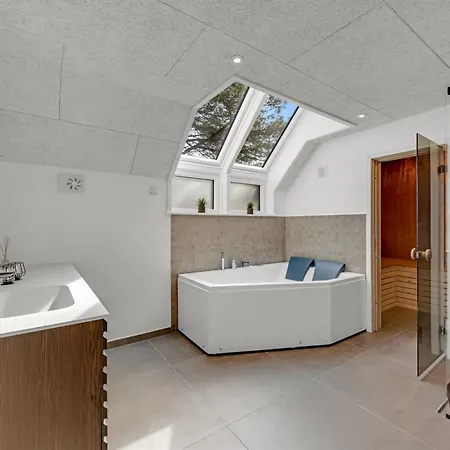 Hunno - 3km From The Sea By Interhome *